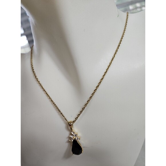 Elegant Black and Gold Necklace - Picture 5 of 8